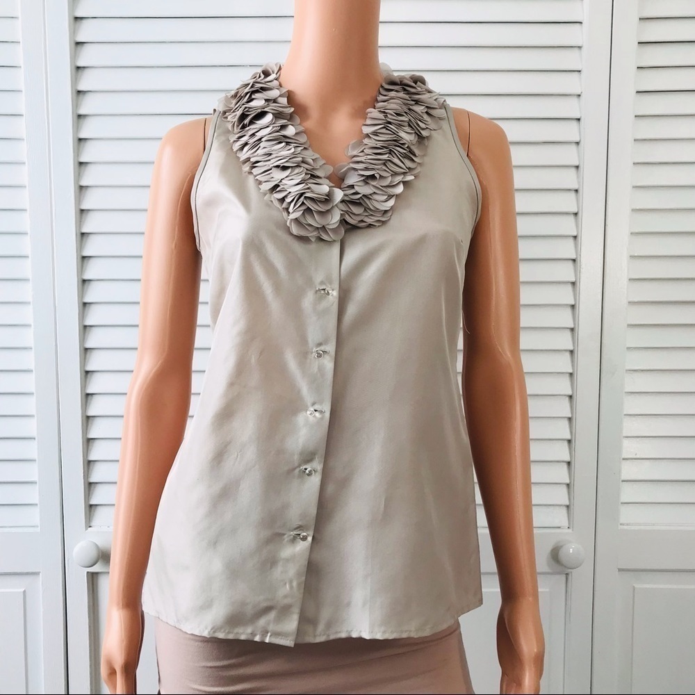2/$25 ANN TAYLOR Petite Beige Sleeveless Silk Button Down Blouse Size XS